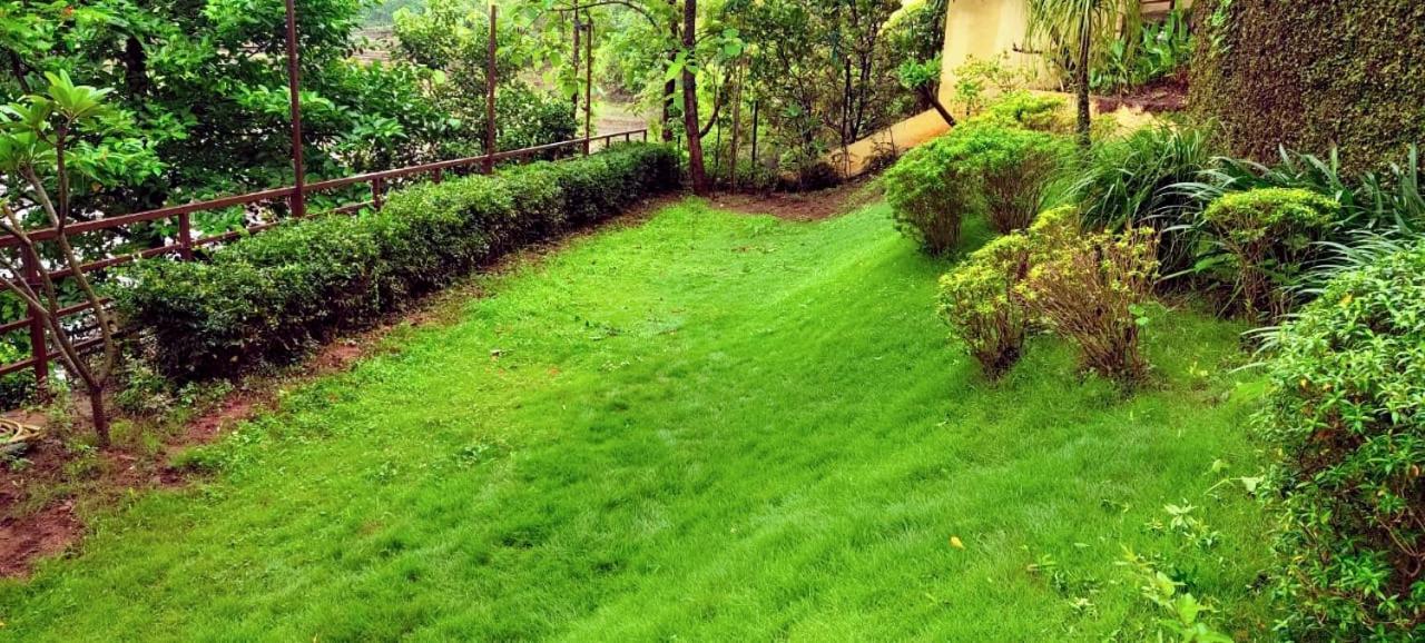 Karjat Villa エクステリア 写真