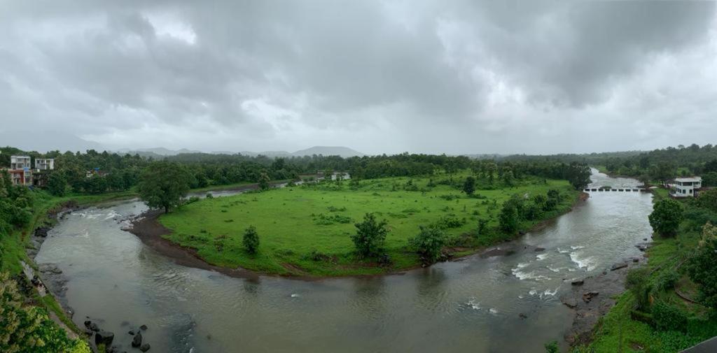 Karjat Villa エクステリア 写真