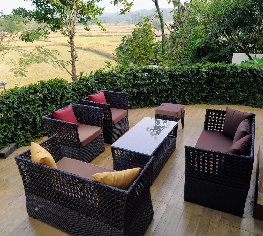 Karjat Villa エクステリア 写真