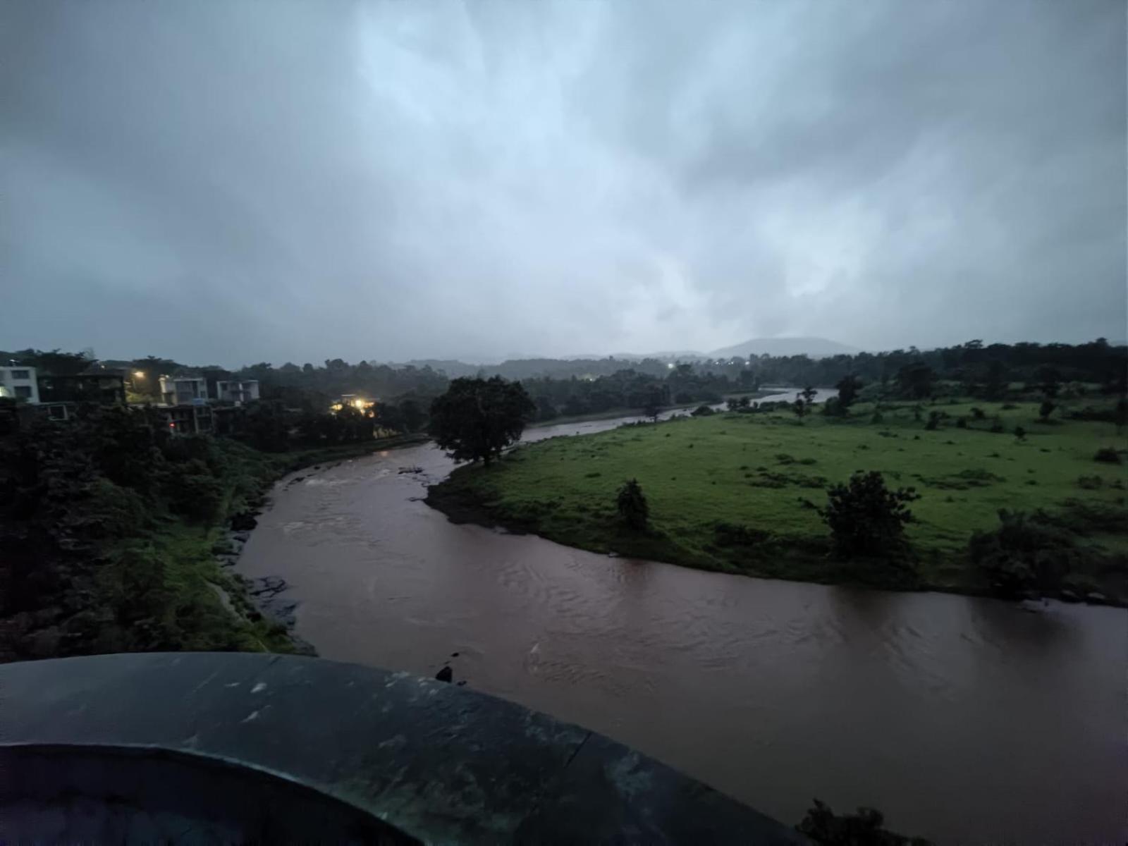 Karjat Villa エクステリア 写真